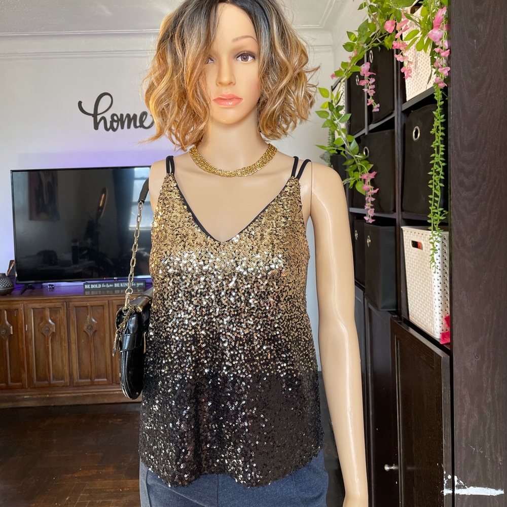 Black and gold blouse ⭐️